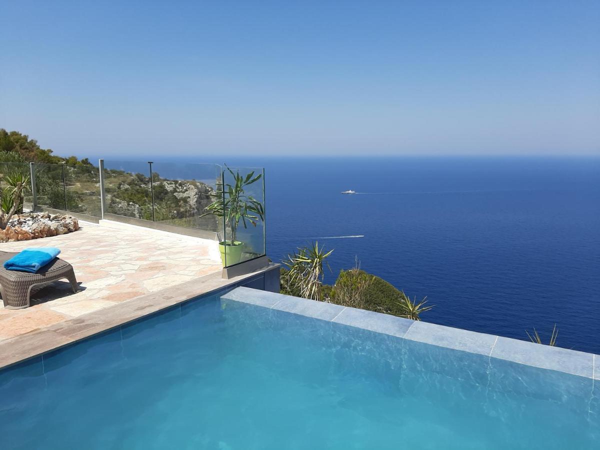 Villa Esperia Kampi  ภายนอก รูปภาพ