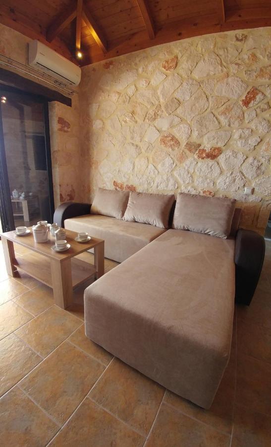 Villa Esperia Kampi  ภายนอก รูปภาพ