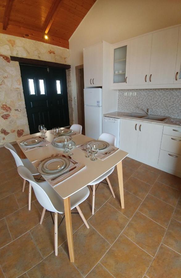 Villa Esperia Kampi  ภายนอก รูปภาพ